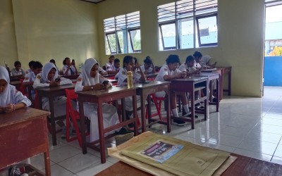 SMP Negeri 9 Laksanakan Ujian Penilaian Akhir Tahun Kelas 7 dan 8 Secara Daring dan Manual